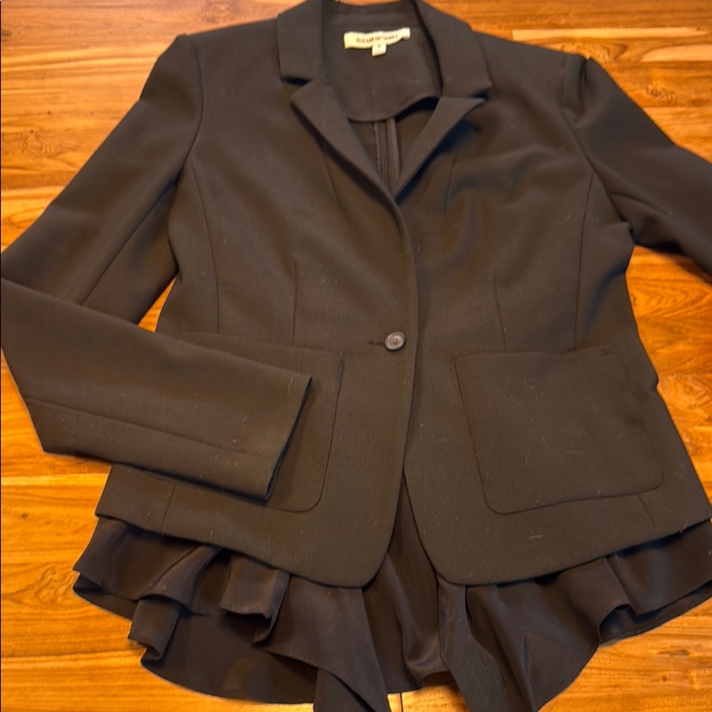Elizabeth&James Elegant Black Women's Blazer Size 6